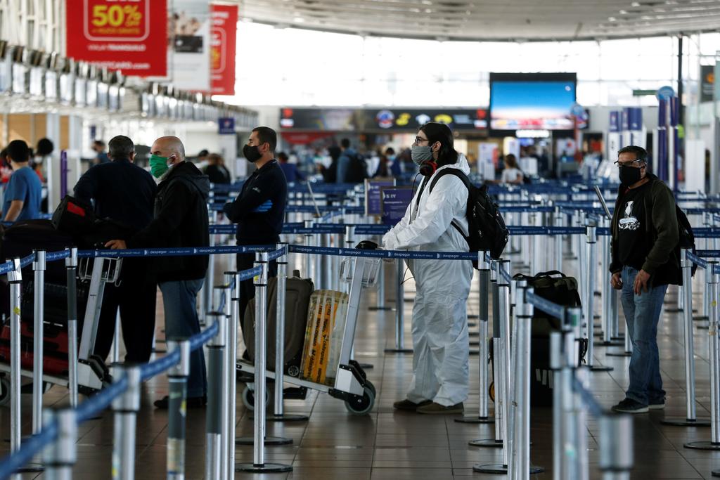 Hay países con sus fronteras cerradas: esto es lo que debes saber si quieres viajar fuera de Chile