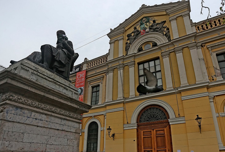 Joven que quedó parapléjica en taller de circo demandó por $8.429 millones a Universidad de Chile