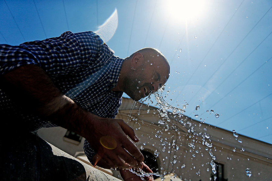 Meteorología alerta altas temperaturas desde Valparaíso a Los Ríos y evento extremo en dos regiones