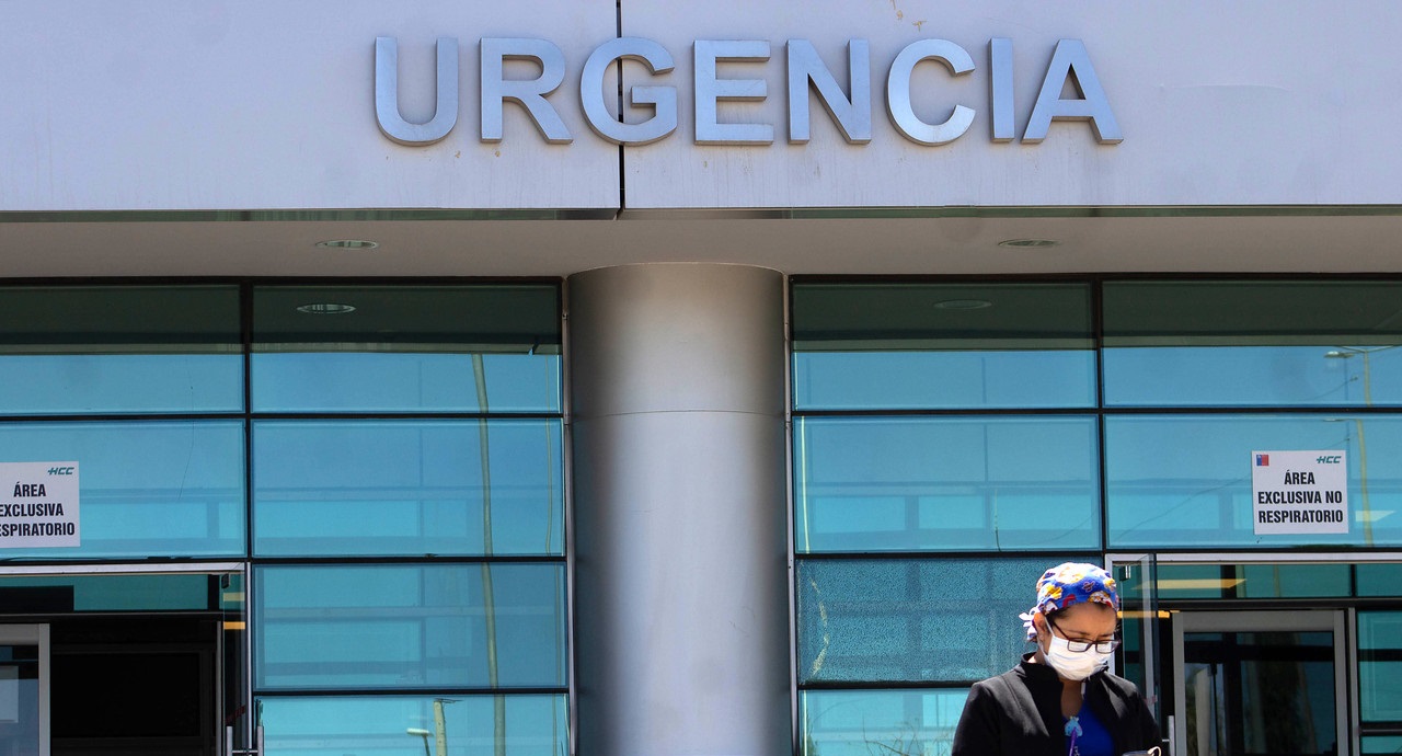 Fiesta clandestina dejó a 14 funcionarios del Hospital de Calama en cuarentena: participaron niños