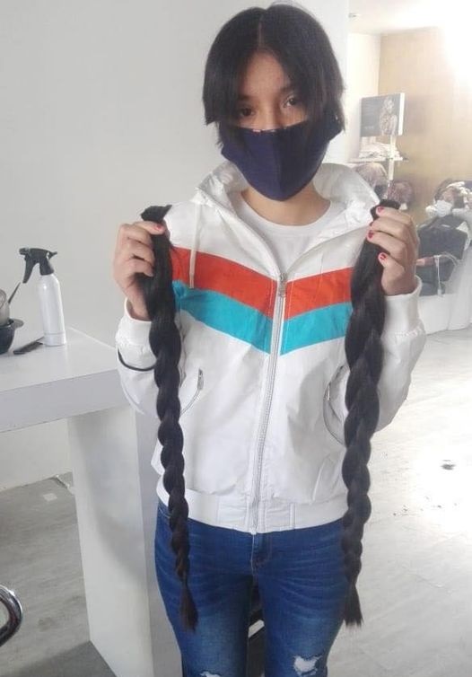 Ana Paola Romero, joven mexicana vendió su pelo para ayudar a abuelo con COVID