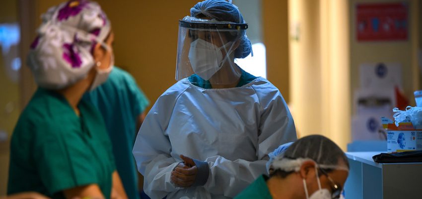 Minsal confirma 4.956 nuevos casos por COVID-19: RM, Biobío y Los Lagos lideran contagios