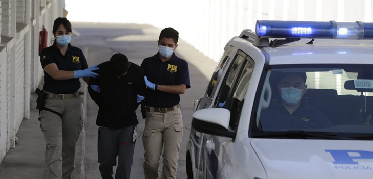 Detienen a hombre que incendió casa rodante y quemó viva a mujer en Lo Espejo