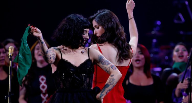 Mon Laferte y Fran Valenzuela