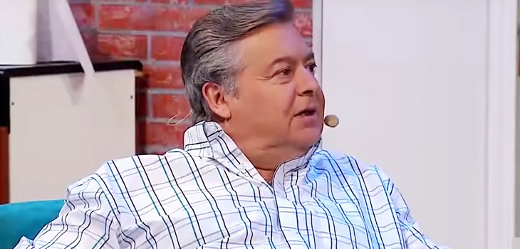 morande con compañia