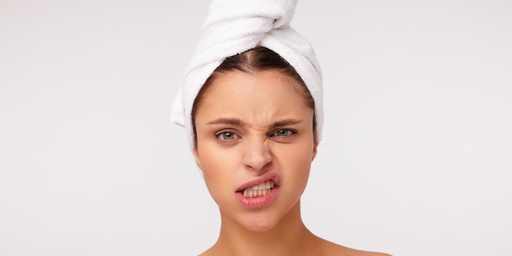 5 tips que te ayudarán a secar rápidamente tu cabello sin frizz ni el uso de un aparato eléctrico