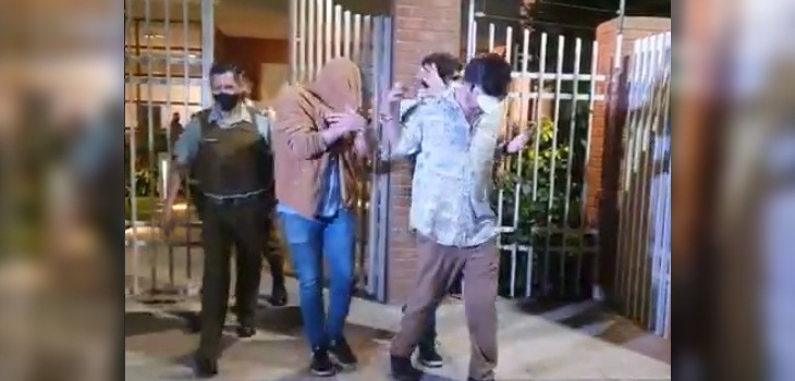 25 detenidos en 2 fiestas clandestinas en la RM: una en un edificio y otra en local de comida china