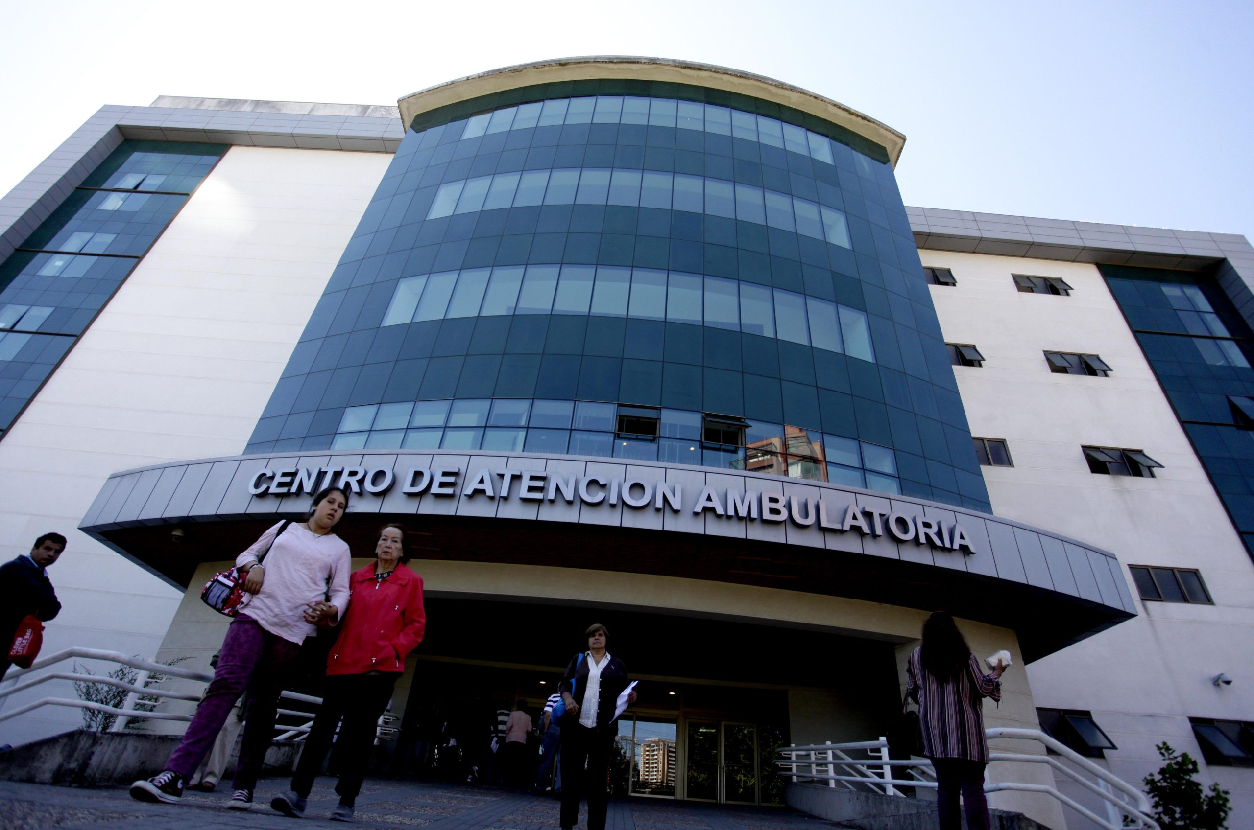 Hospital Regional de Concepción denuncia a padres que tratan a hija con aceite de cannabis