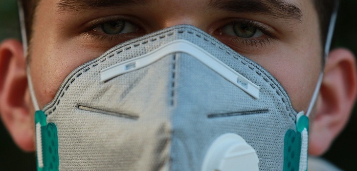 Expertos de salud no recomiendan uso de mascarillas con válvulas: las consideran “egoístas”