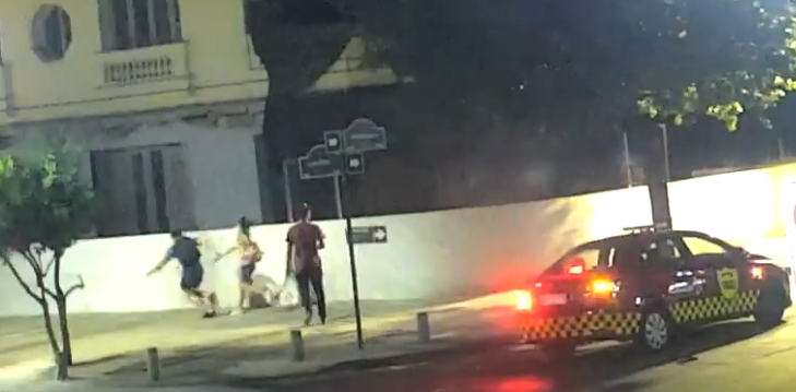 Nueva fiesta clandestina en Las Condes deja 12 detenidos: cuatro asistentes huyeron corriendo