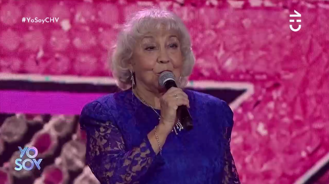Artista urbana de 75 años cautivó en estreno de tercer ciclo de "Yo soy": canta en micros desde 2018