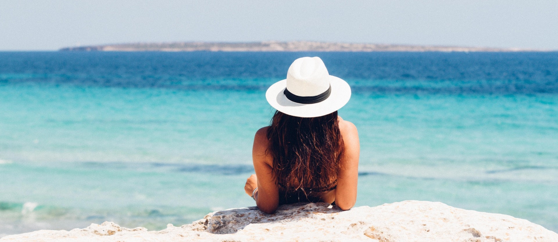 Cuida tu piel: dermatóloga entregó consejos para evitar daños durante el verano