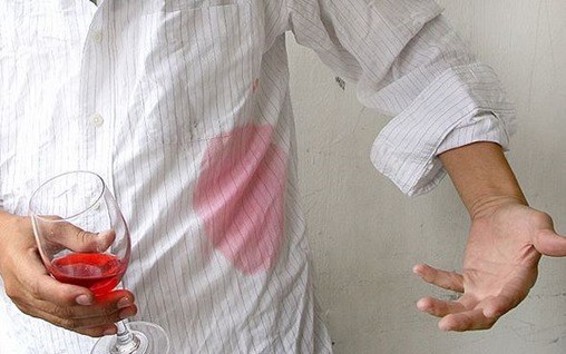 ¿Sufres con manchas en tu ropa por el café o el vino? Con estos sencillos tips las puedes limpiar