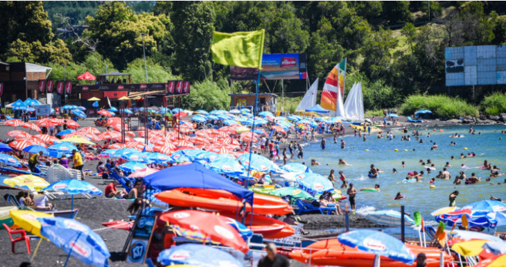 Empresarios de Pucón amenazan al Gobierno con querella por abandono de deberes tras aumento de casos