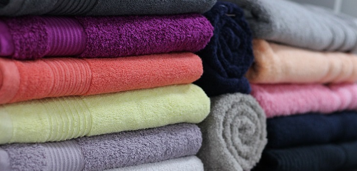 Vinagre para suavizar ropa y otros 6 trucos de limpieza con este producto que te facilitarán la vida