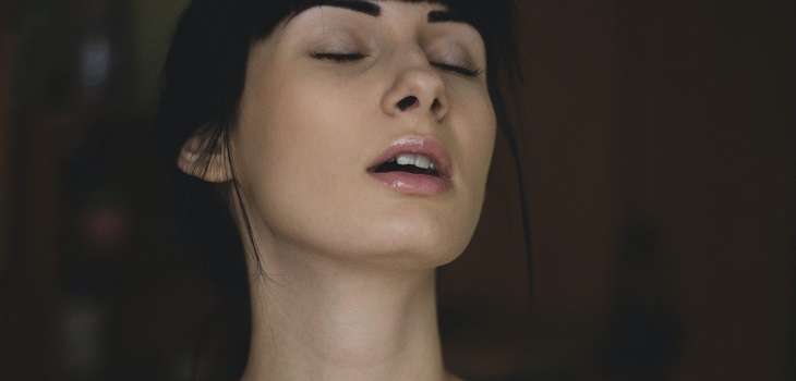 Estudio: tener sexo oral con más de 10 personas aumentaría riesgo de contraer cáncer de orofaringe