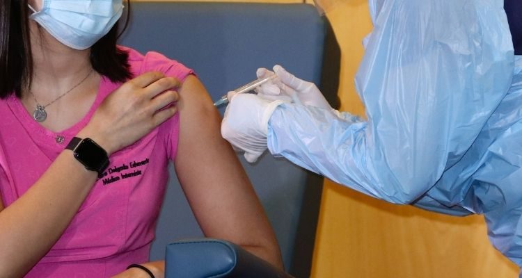 Diputado presentará proyecto para que vacuna contra COVID-19 sea obligatoria en Chile