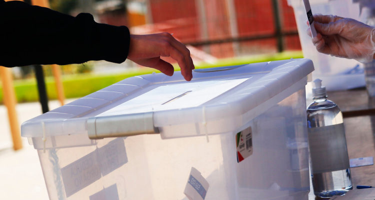 Cámara votaría el viernes ley de voto anticipado: Gobierno rechaza plazo de 7 días para sufragar