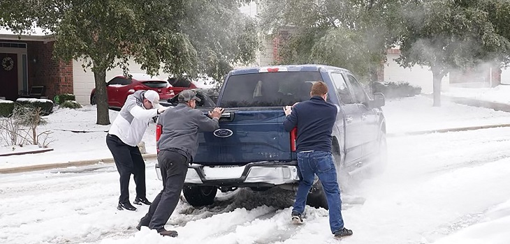 Estados Unidos se prepara para gran tormenta de nieve en medio de cortes de luz