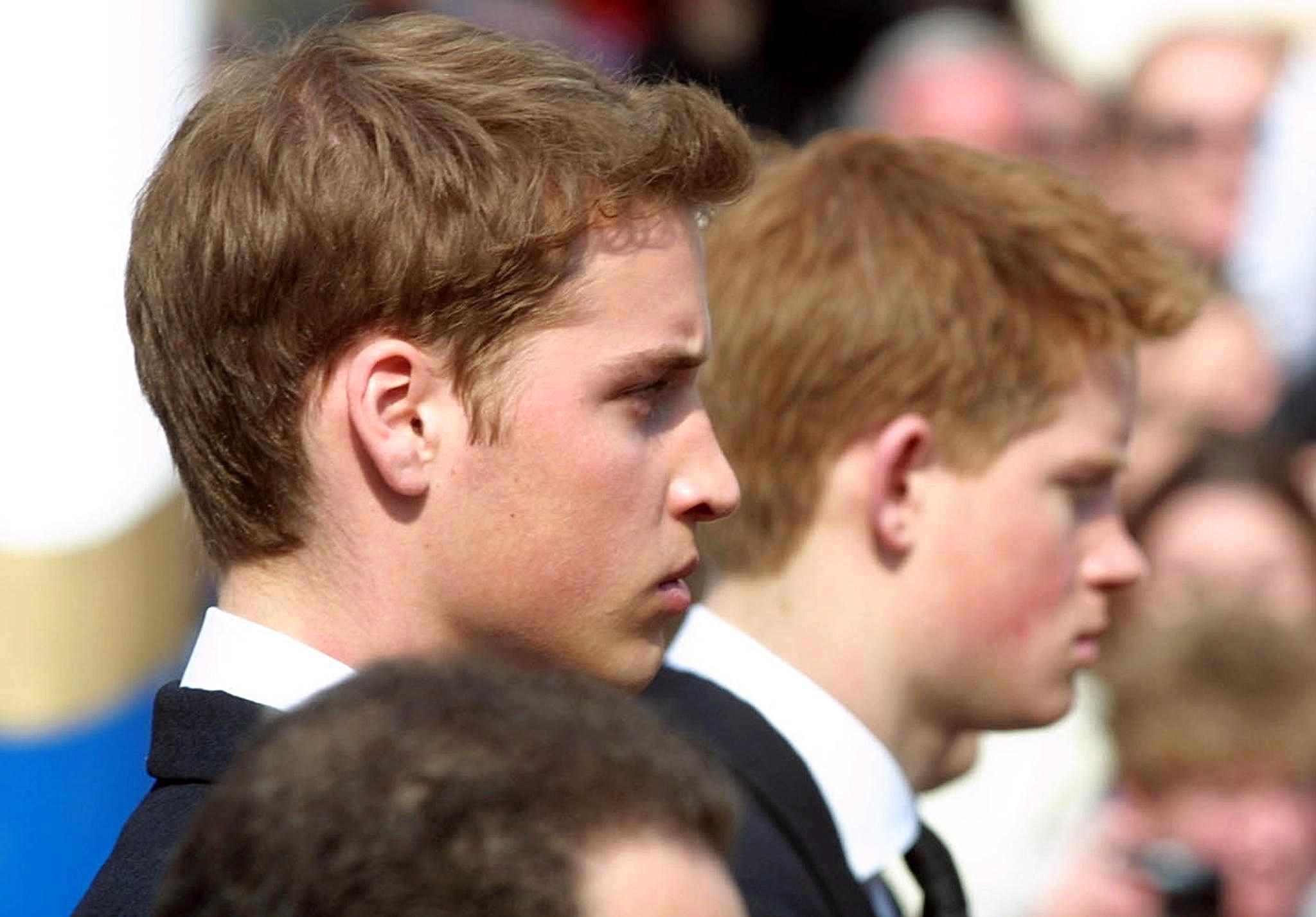 El lado más oscuro del príncipe William: ataques de ira, exceso de alcohol y su abandono a Harry