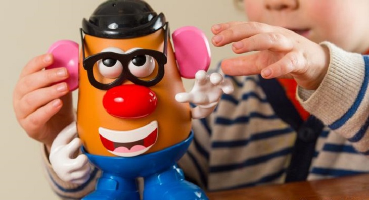 Juguete del ‘Señor Cara de Papa’ ahora tendrá género neutro: busca ser más inclusivo