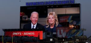 Biden pidió un minuto de silencio en el Super Bowl por estadounidenses víctimas de la pandemia