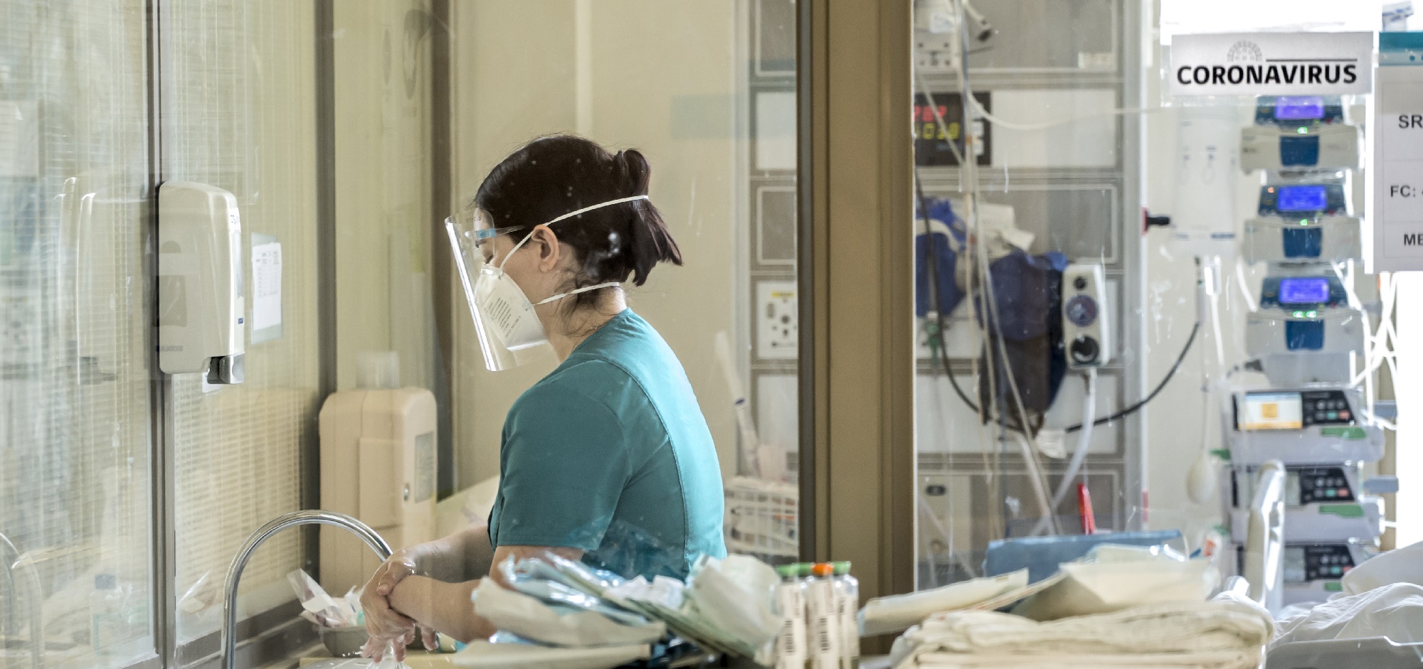 Balance COVID-19: Minsal reportó 3.920 nuevos casos y 1.530 personas hospitalizadas por el virus