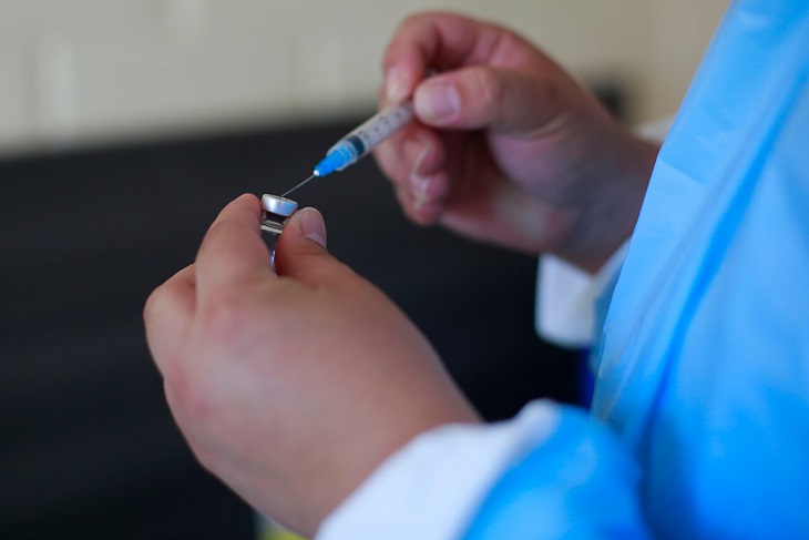 Más de 151 mil personas fueron vacunadas contra COVID durante este jueves