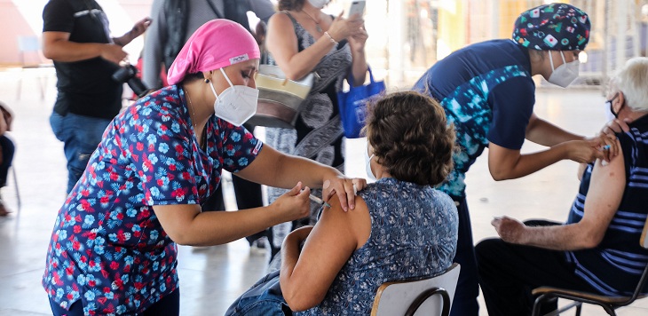 Ministro de Salud aseguró que migrantes podrán recibir vacuna contra el COVID-19: 