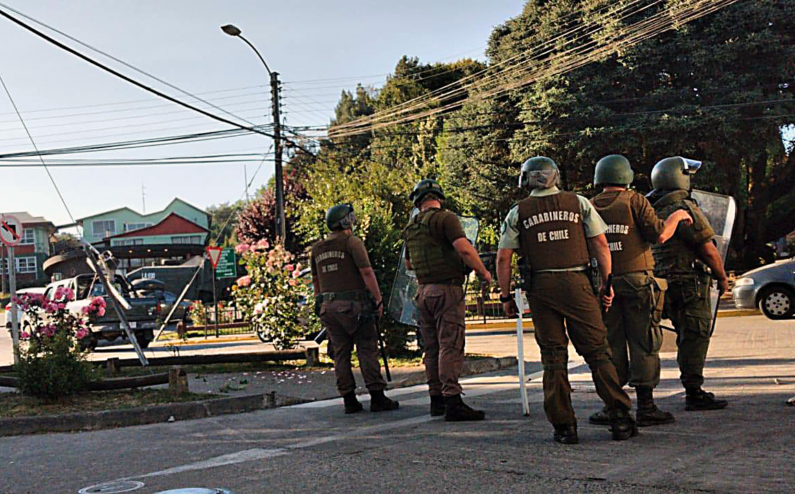 Carabinero que baleó a malabarista en Panguipulli pasará a control de detención este sábado