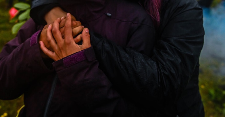 Pareja sufrió ataque lesbofóbico en Coronel: joven murió apuñalada tras discusión con 