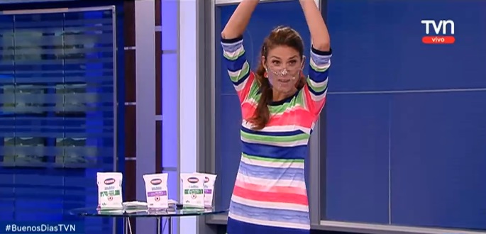 Carolina Escobar fue víctima de bromas por su vestido: equipo del matinal hizo cómica comparación