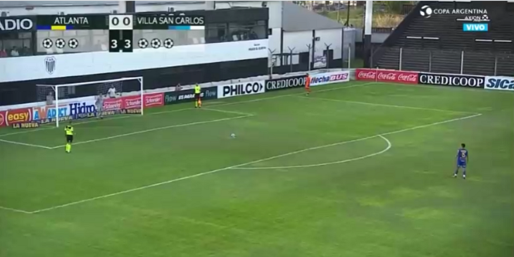Jugador intentó sorprender con insólito penal en la Copa Argentina: definición se volvió viral