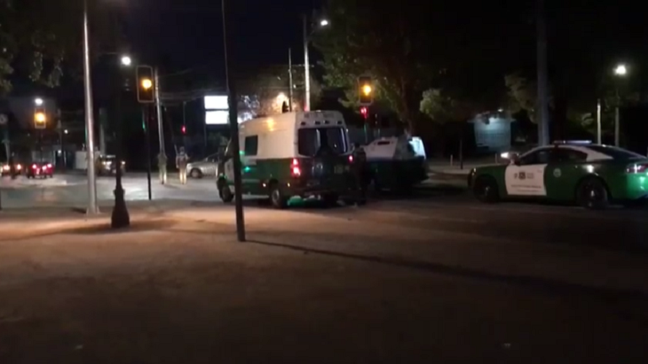 Registran incidentes en cercanías de hoteles de Colo Colo y U. de Concepción en Talca: hay detenidos