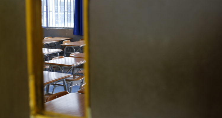 Estos son los municipios que aplazarán su retorno a clases presenciales en la región Metropolitana