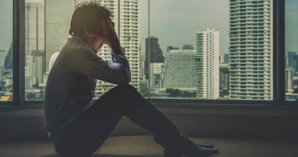 Nombran al primer ministro de la Soledad en Japón: su objetivo es evitar los suicidios en pandemia