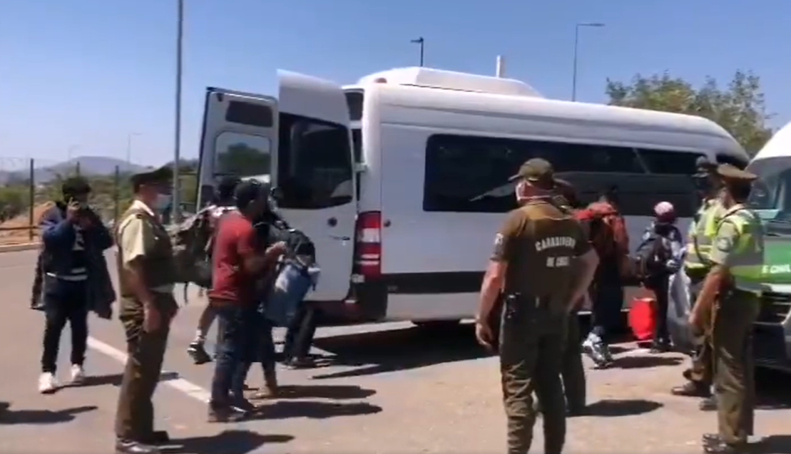 Descubren 20 migrantes indocumentados viajando en buses desde Coquimbo a la zona central