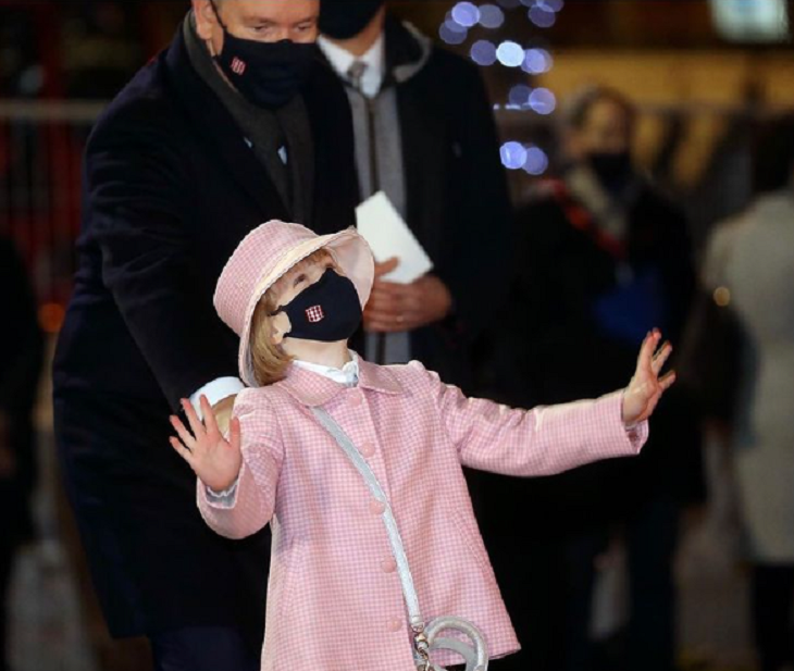 La princesa Gabriella de Mónaco sorprende con ropa de Dior y cartera de más de dos millones de pesos