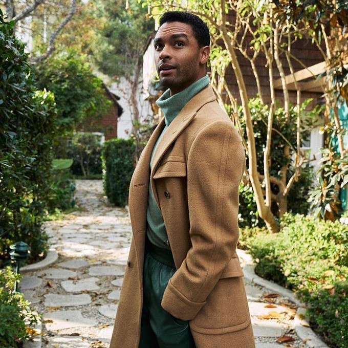 De Bridgerton a Calabozos y Dragones, el salto de Rege-Jean Page