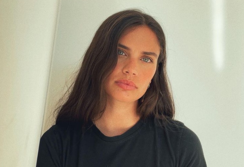 Modelo de Victoria’s Secret se hace viral por potente mensaje: 