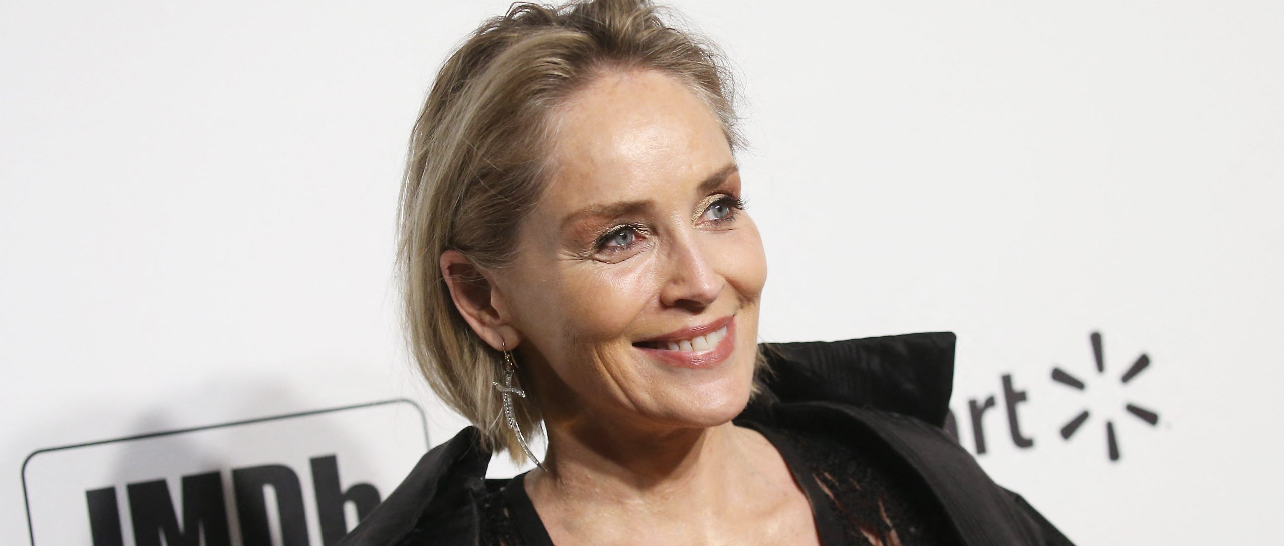 Sharon Stone afirmó que cirujano aumentó su busto sin su consentimiento: 
