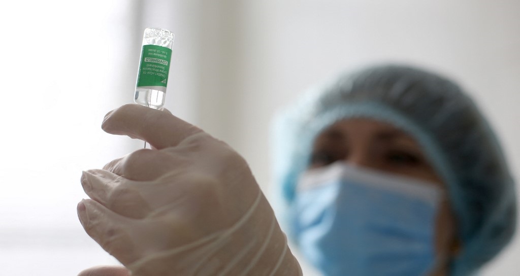 Especialista explica por qué algunas personas se contagian de COVID-19 tras recibir la primera dosis