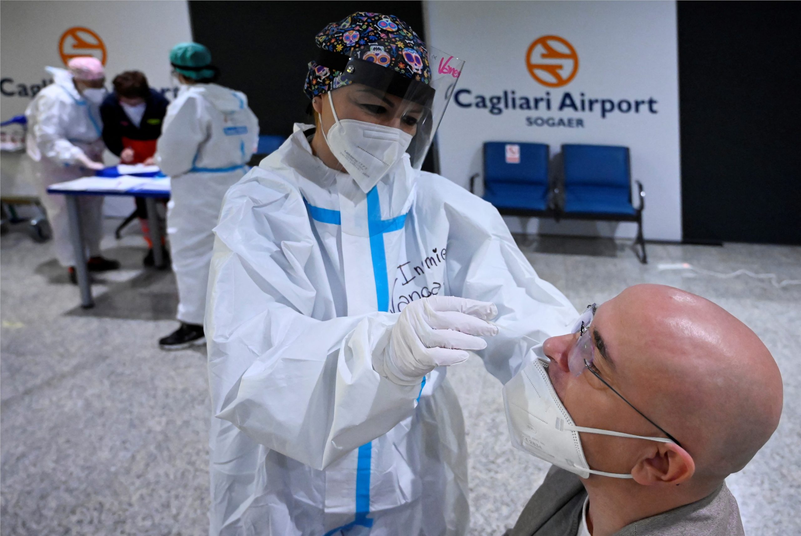 Hallan nueva variante del COVID-19 en Francia: más difícil de detectar y a veces arroja PCR negativo