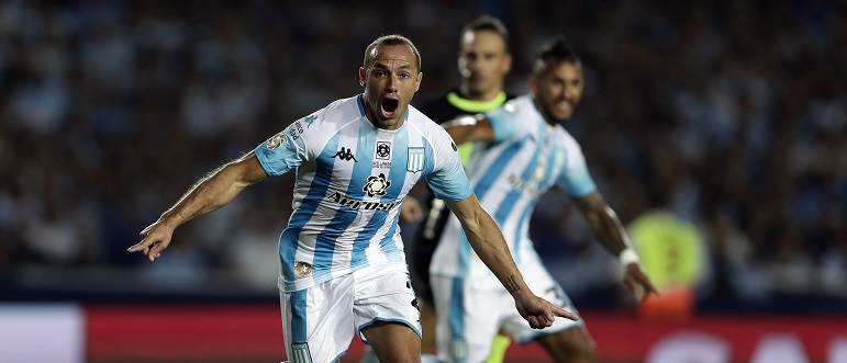 Ante rumores de regreso a la 'U': presidente de Racing quiere que 