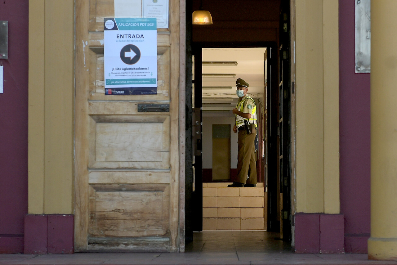 Estudiante de liceo de Andacollo disparó arma contra compañero: es buscado por Carabineros