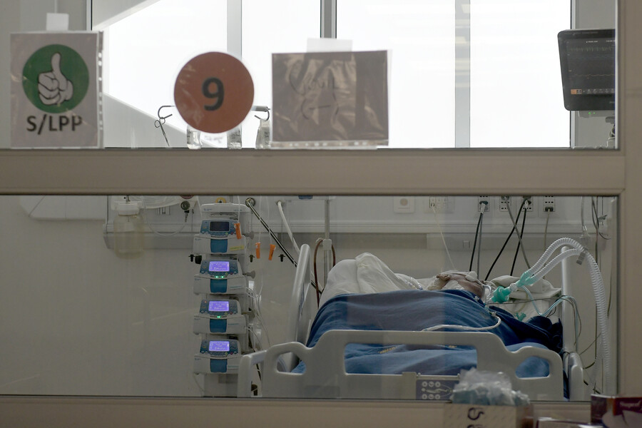 Falta de camas obliga al Minsal a suspender cirugías electivas en 11 regiones del país