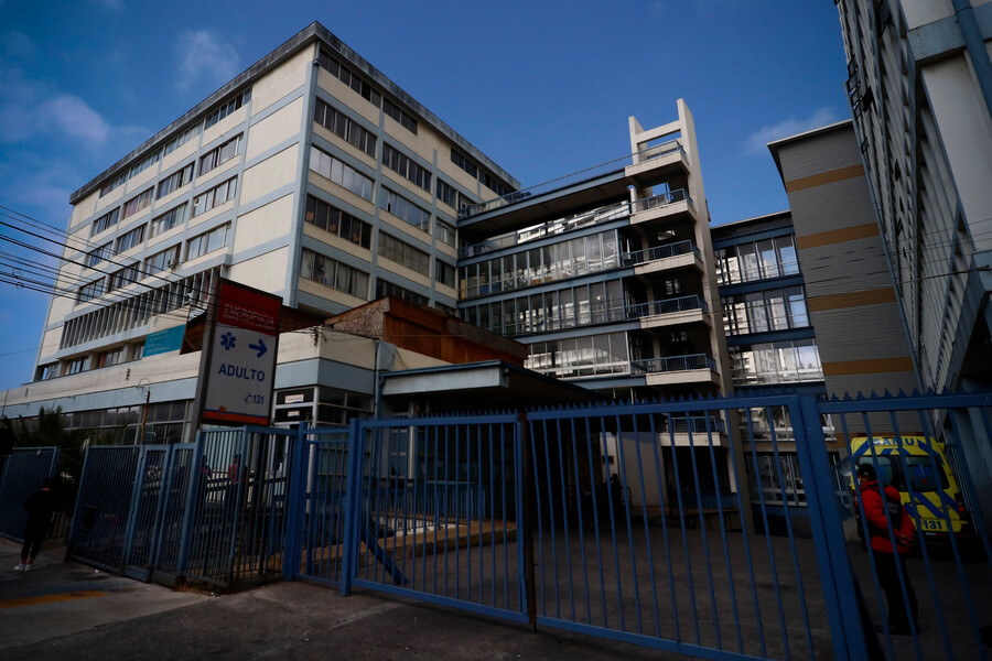 Autoridades confirman llegada de contenedores para ayudar en colapso de morgue en Hospital Van Buren