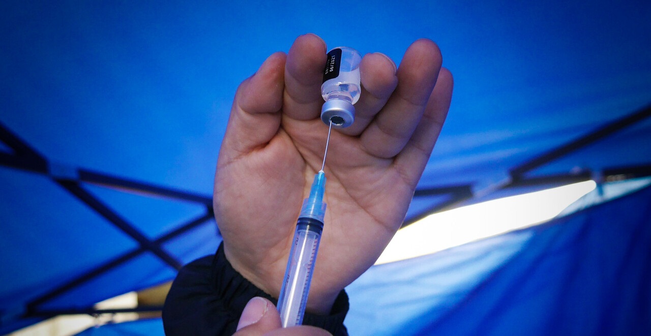 Denuncian que vacunatorio de Chillán cobraba $15 mil por inmunizar contra COVID-19: iniciaron sumario