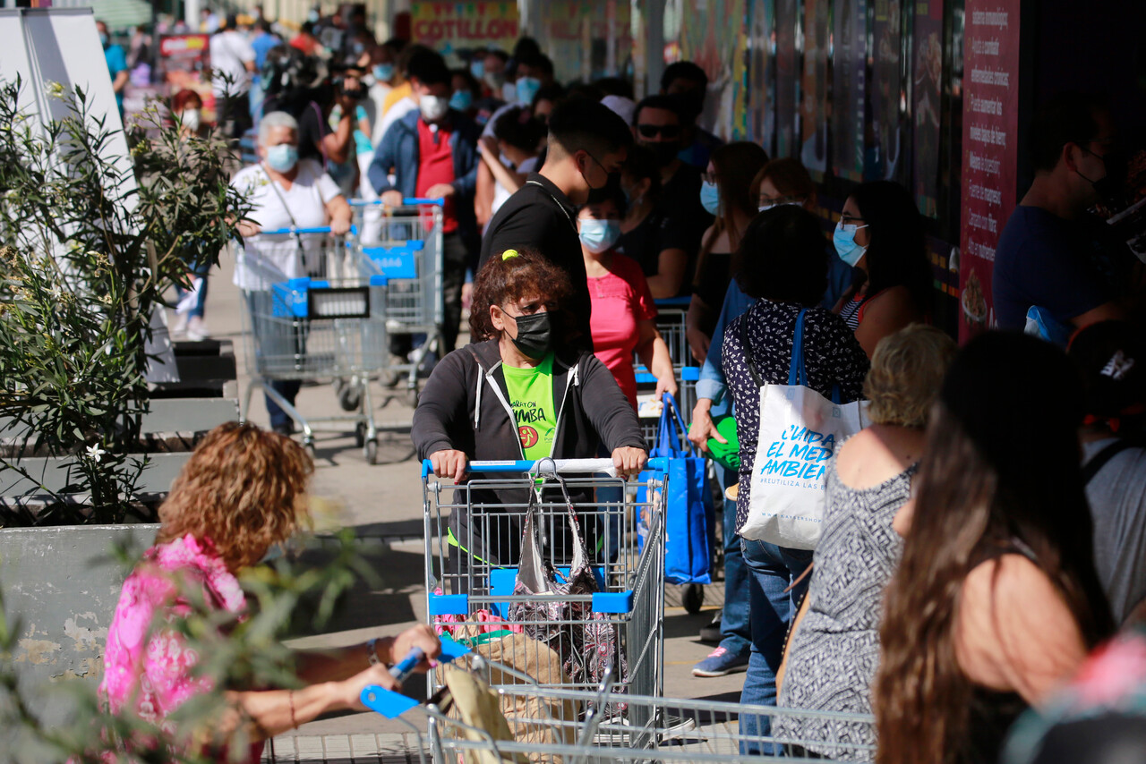 Chile registra cifra récord de contagios por COVID-19: 7.626 casos nuevos y 63 fallecidos