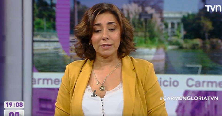 Carmen Gloria rindió homenaje a abuela fallecida de periodista de su programa: se emocionó